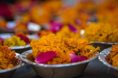 Hindistan'da Festival Ve Dini Sunular için Çiçek Aranjmanı.