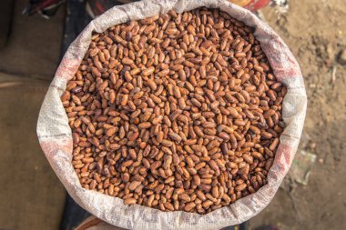 Kırmızı Barbunya bir çuval bezi çanta. 