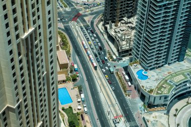 Dubai, Birleşik Arap Emirlikleri - 25 Haziran 2018: Görünümünü avluya bölgeleri ve yollar Dubai Marina