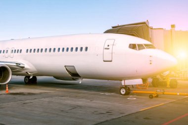 Jetway için beyaz yolcu Uçak Park