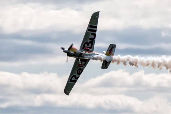 Kazan, Rusia, 25 de agosto de 2018: Red Bull Air Race en el centro — Foto de Stock