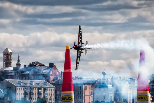 Kazan, Rusia, 25 de agosto de 2018: Red Bull Air Race en el centro — Foto de Stock