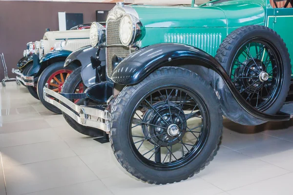 Chelyabinsk, Rusya-10 Mart 2016: eski XX yüzyılın Klasik Retro otomobil Müzesi