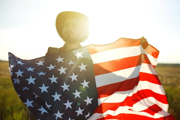 Julho American Flag Férias Patrióticas Viajante Com Bandeira América Homem — Fotografia de Stock