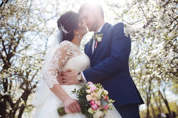 Young Beautiful Bride Groom Enjoy Each Other Wedding Couple Enjoying — Stock Photo, Image