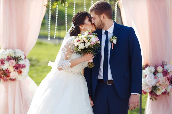 Bride Groom Look Lovely Wedding Ceremony Wedding Couple Enjoying Romantic — Stock Photo, Image