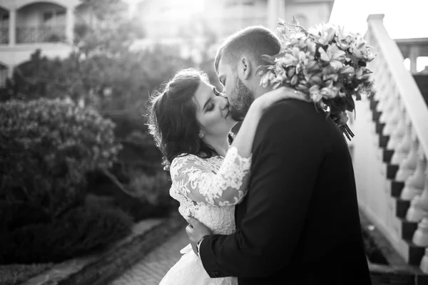 Bela Noiva Noivo Divirtam Feliz Casal Jovem Romântico Comemorando Seu — Fotografia de Stock