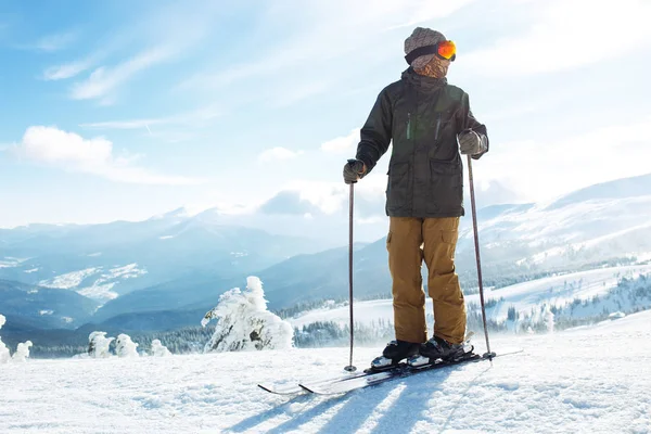 Nice Man Skiing Mountains Good Skiing Snowy Mountains Winter Coming — Stock Photo, Image