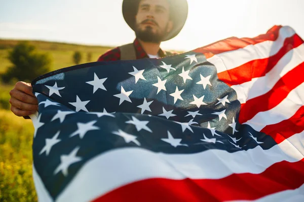 Juli Fjärde Juli Amerikanen Med Medborgare Sjunker Amerikanska Flaggan Självständighetsdagen — Stockfoto