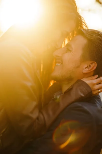 Casal Lindo Adorável Divertindo Belo Dia Outono Estilo Vida Casal — Fotografia de Stock