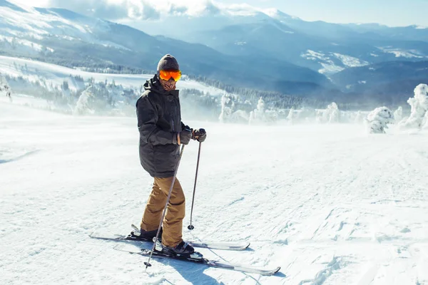 Nice Young Man Skiing Mountains Skiing Snowy Mountains Winter Coming — Stock Photo, Image