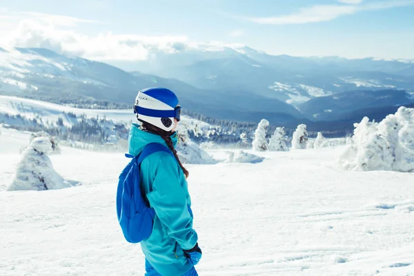 Young Girl Enjoys Beauty Winter Landscape Beautiful Girl Winter Clothes — Stock Photo, Image