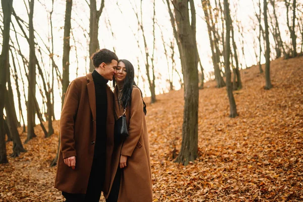 Stylish Young Couple Outdoors Beautiful Autumn Day Forest Young Couple — Stock Photo, Image