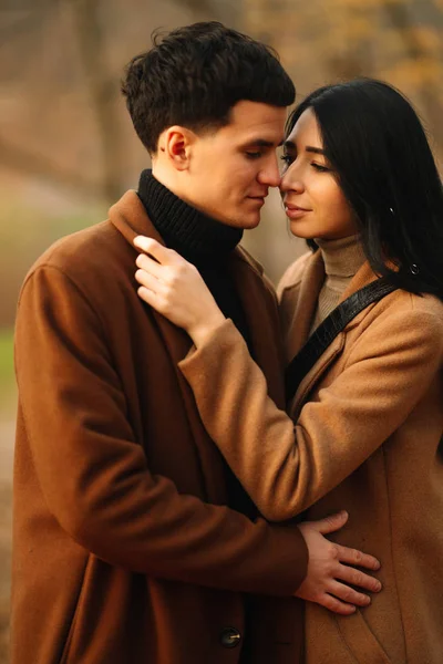 Stylish Young Couple Outdoors Beautiful Autumn Day Forest Young Couple — Stock Photo, Image