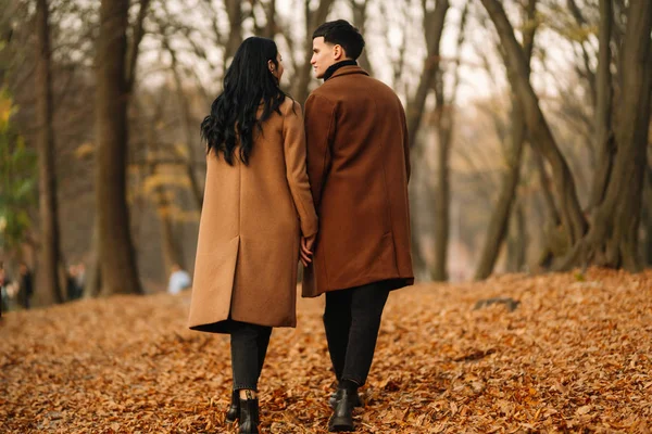 Stylish Young Couple Outdoors Beautiful Autumn Day Forest Young Couple — Stock Photo, Image