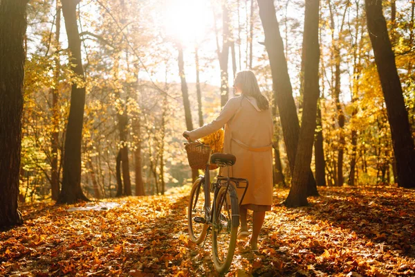 Young Smiling Girl Bicycle Walks Autumn Forest Sunset — Stock Photo, Image