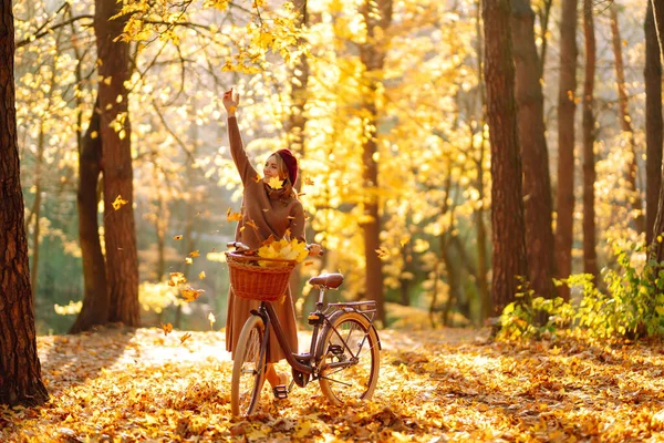 Appy Young Woman Having Fun Leaves Autumn Park — Stock Photo, Image
