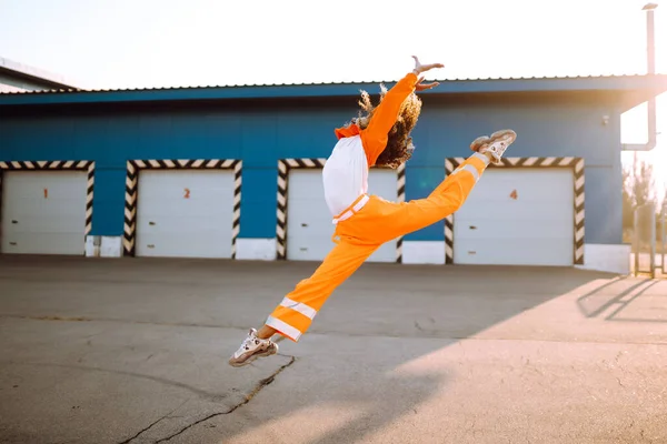 Menina Afro Americana Dançarina Dançando Rua Pôr Sol Esporte Dança — Fotografia de Stock