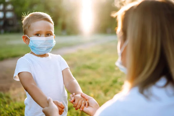 Gemeinsam Während Einer Pandemie Mutter Und Ihr Baby Sterile Medizinische — Stockfoto