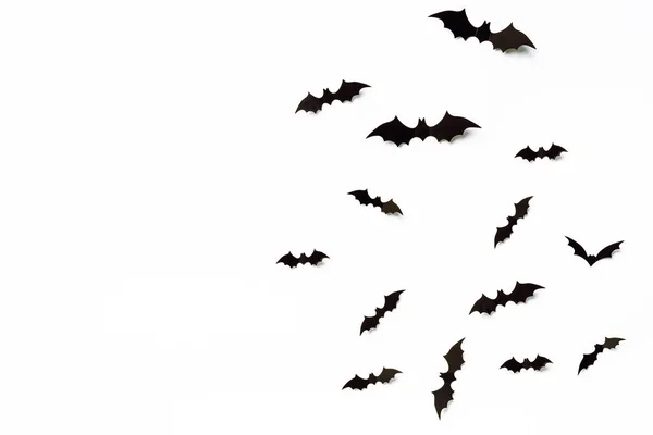 Grupo Murciélagos Voladores Aislados Sobre Fondo Blanco Símbolos Halloween —  Fotos de Stock