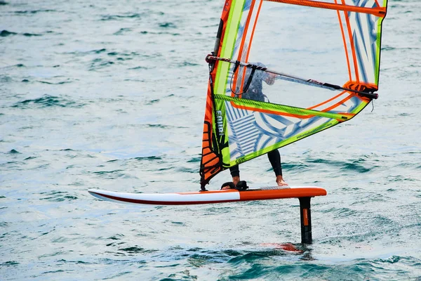 Vela Surf Uomo Acqua Mare Windsurf Attività Sportive Estate — Foto Stock