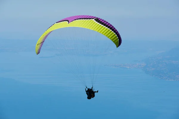 Parachutist Skydiving Sky Action Sport Mountains — Foto de Stock