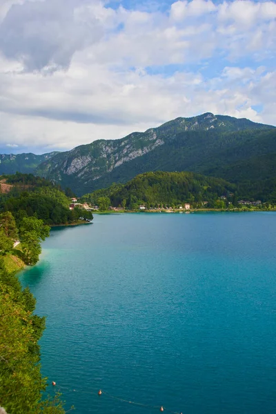 Lake Water Mountains Scenic Nature Beauty Travel Mood — Stockfoto