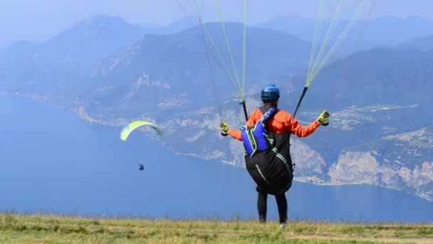 Parachutist Skydiving Sky Action Sport Mountains — Stockvideo