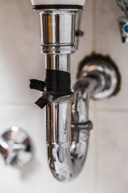 Eski akan su mutfak veya banyo