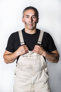 çalışan uzman tesisatçı, mühendis veya kurucu beyaz arka plan üzerinde