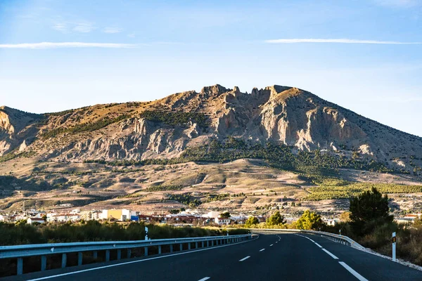 Otoyol Sierra Nevada dağlara önde gelen İspanya