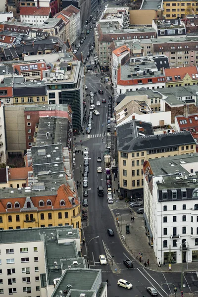 Rua larga no centro de Berlim, Alemanha — Fotografia de Stock