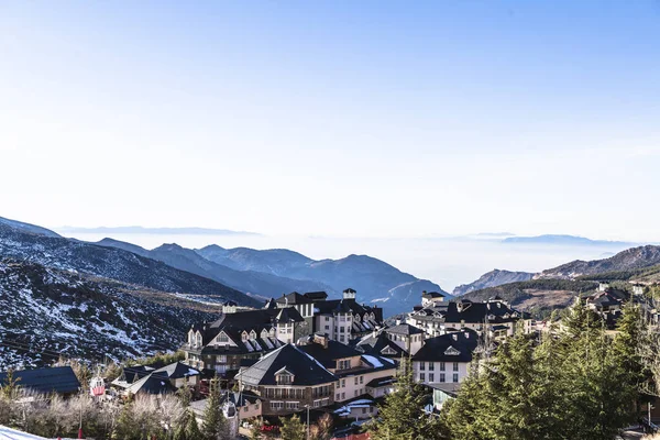 Ciudad de Pradollano estación de esquí en España en Sierra Nevada —  Fotos de Stock