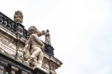 Dresden Zwinger küçük melek boynuz darbeler