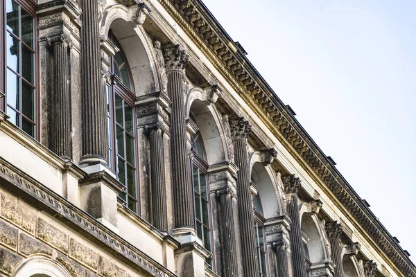 Dresden Zwinger Sarayı Wallpavilion, Almanya