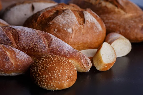 Fırın Ekmek Üreticileri Altın Rustik Huysuz Somun Ekmek Siyah Kara — Stok fotoğraf