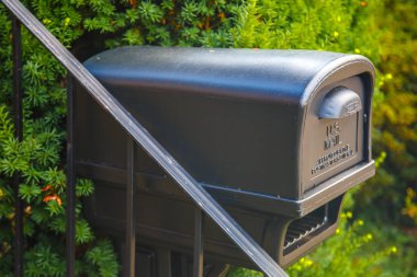 sokakta posta kutuları