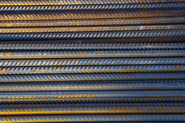 Endüstriyel geçmiş. Demir dokusu. Beton için paslı beton çubuk