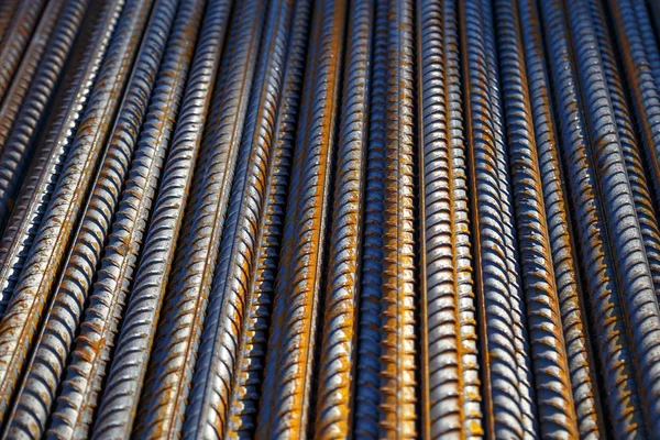 Endüstriyel geçmiş. Demir dokusu. Beton için paslı beton çubuk