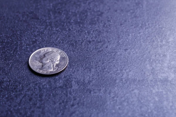 Monedas Americanas Nosotros Dólares Una Mesa Negra —  Fotos de Stock