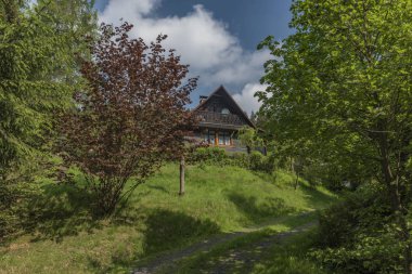 Yazlık bahar günü Dolni Paseky Köyü
