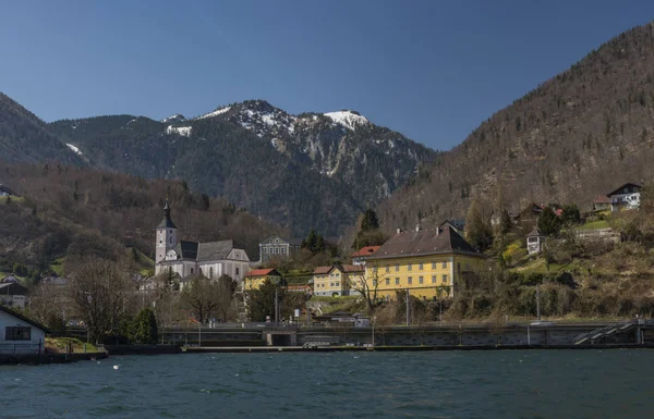 Ebensee 海和镇在大奥地利阿尔卑斯 — 图库照片