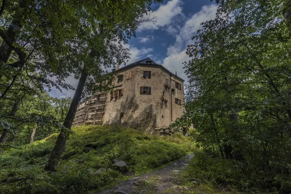 Rostejn Kasteel Zomer Regenachtige Bewolkte Dag — Stockfoto