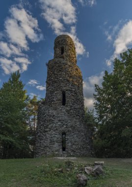 Gözetleme Kulesi Krasno yaz güzel güneşli akşam