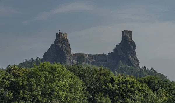 Trosky Burg Sommer Heiß Schöne Farbe Tag — Stockfoto