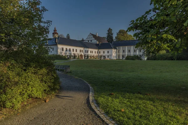 Castle Velke Losiny Musim Panas Cerah Pagi — Stok Foto