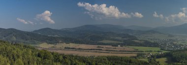 Gözlem Kulesi Bukovka Jeseniky dağlarda yaz mavi gökyüzü gün içinde görüntülemek