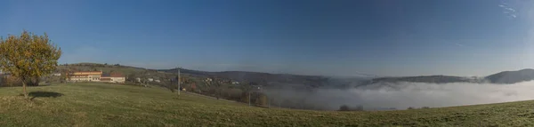 Fin Morgon Med Inversion Dalen Nära Žitková Village Nära Slovakien — Stockfoto