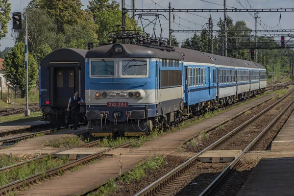 Blauwe Elektrische Trein Zuid Bohemen Station Cicenice Zonnige Lente — Stockfoto