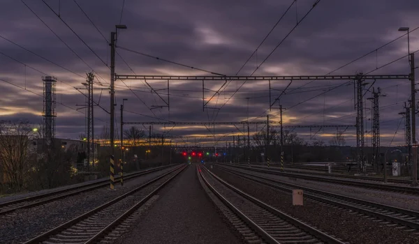 Dunkle Farbe Himmel Nach Sonnenuntergang Prag Holesovice Station Winter — Stockfoto